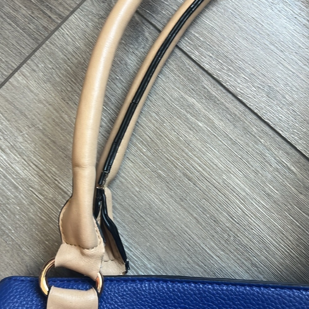Joanel bucket bag - Picture 5 of 9